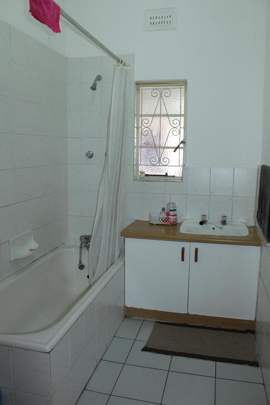 2 Bedroom Property for Sale in Fairfield Estate Western Cape